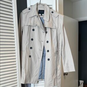 Banana Republic Women's Light Tan Trench Coat